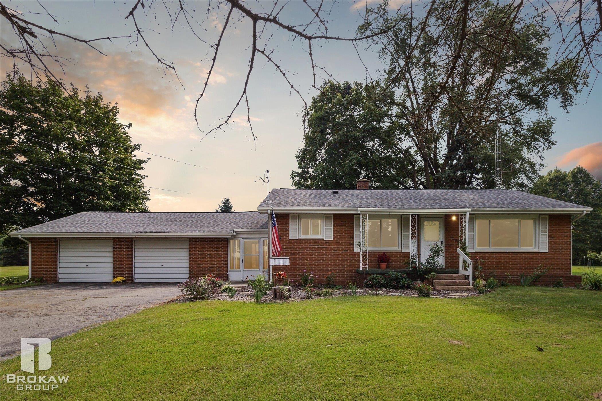 8336 East Coldwater Road Davison, MI 48423 - Photo 1 of 64
