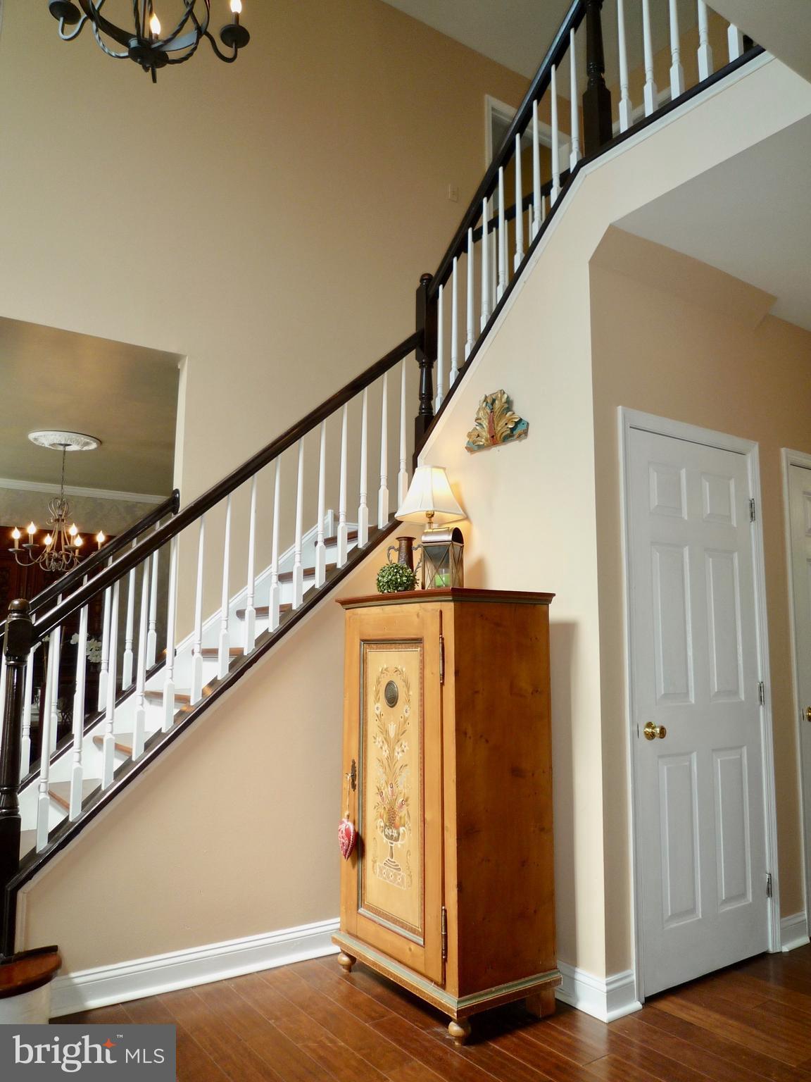 58 Montague Road Newark, DE 19713 - Photo 4 of 88 2-Story Foyer