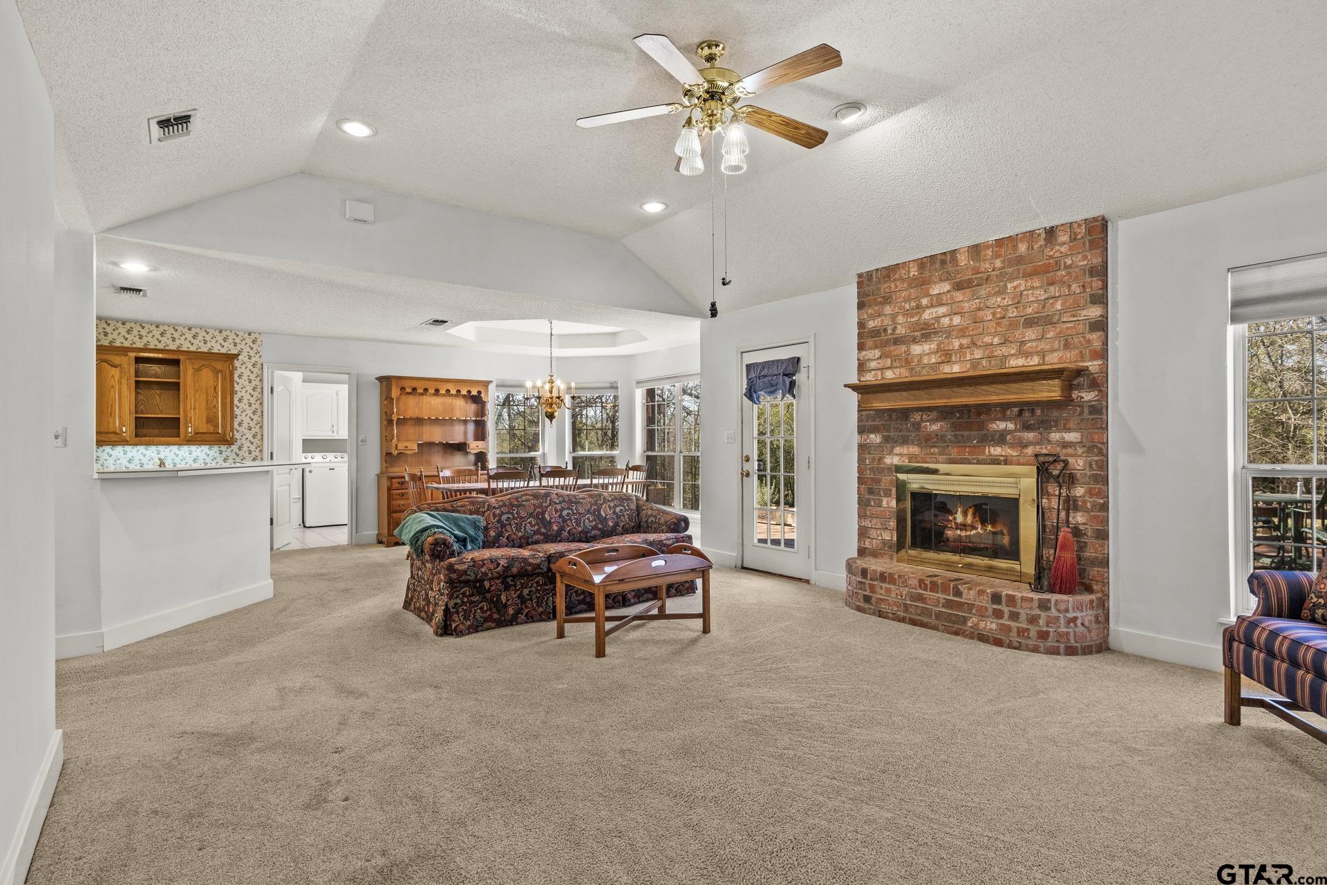 27 Private Road Pittsburg, TX 75686 - Photo 4 of 44