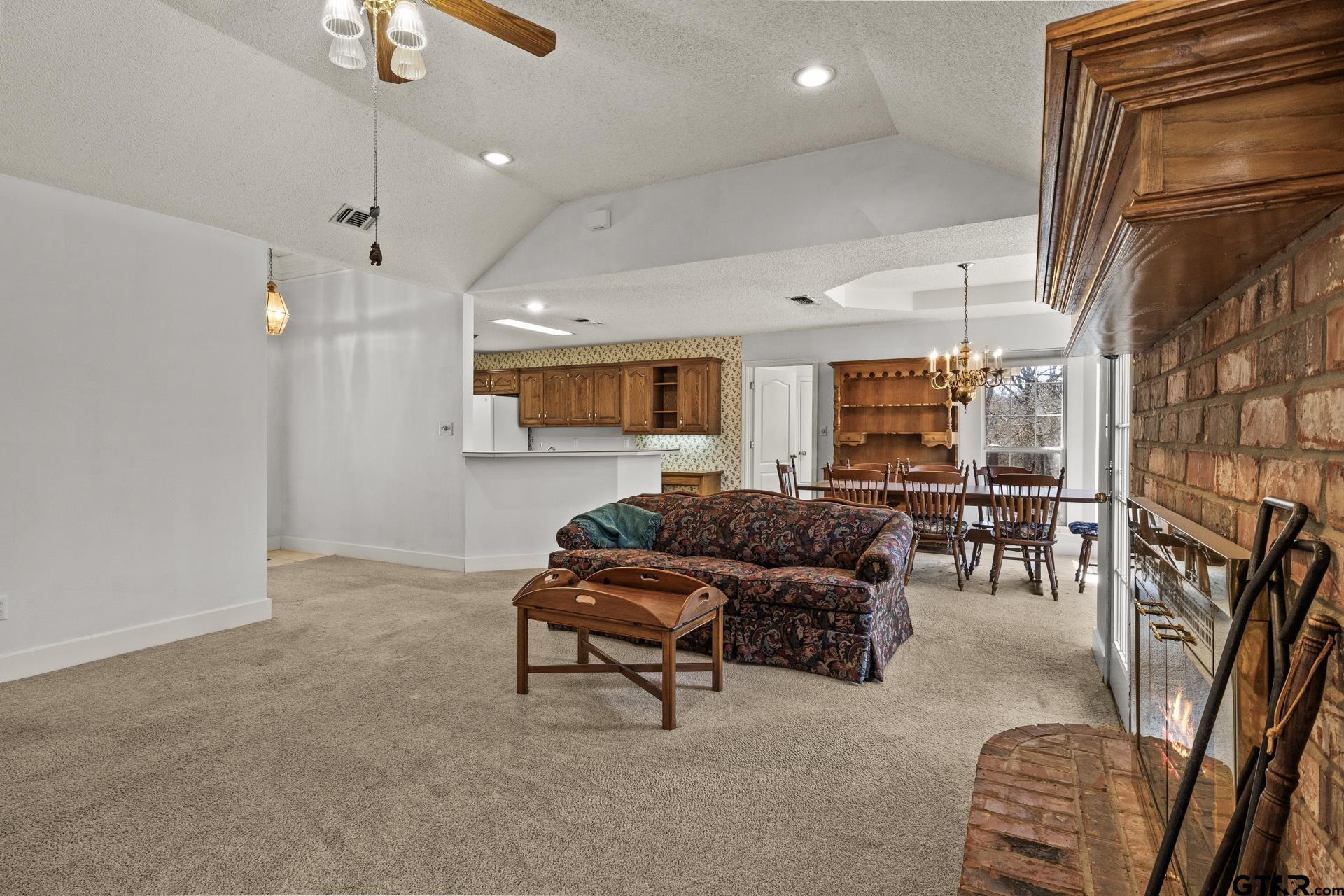 27 Private Road Pittsburg, TX 75686 - Photo 5 of 44