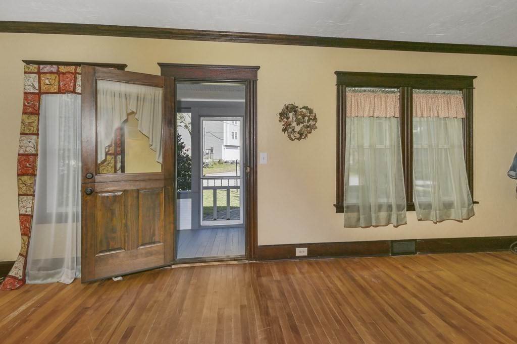 4 Danvers Street Worcester, MA 01604 - Photo 11 of 37 Gallery Image 11