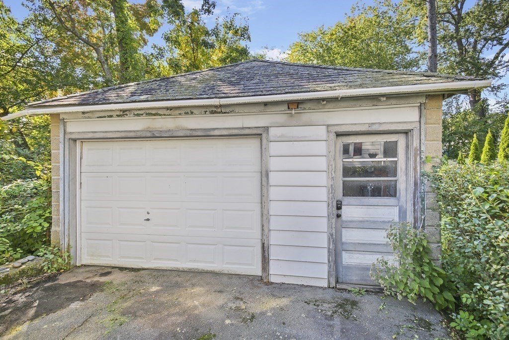 4 Danvers Street Worcester, MA 01604 - Photo 7 of 37 Gallery Image 7