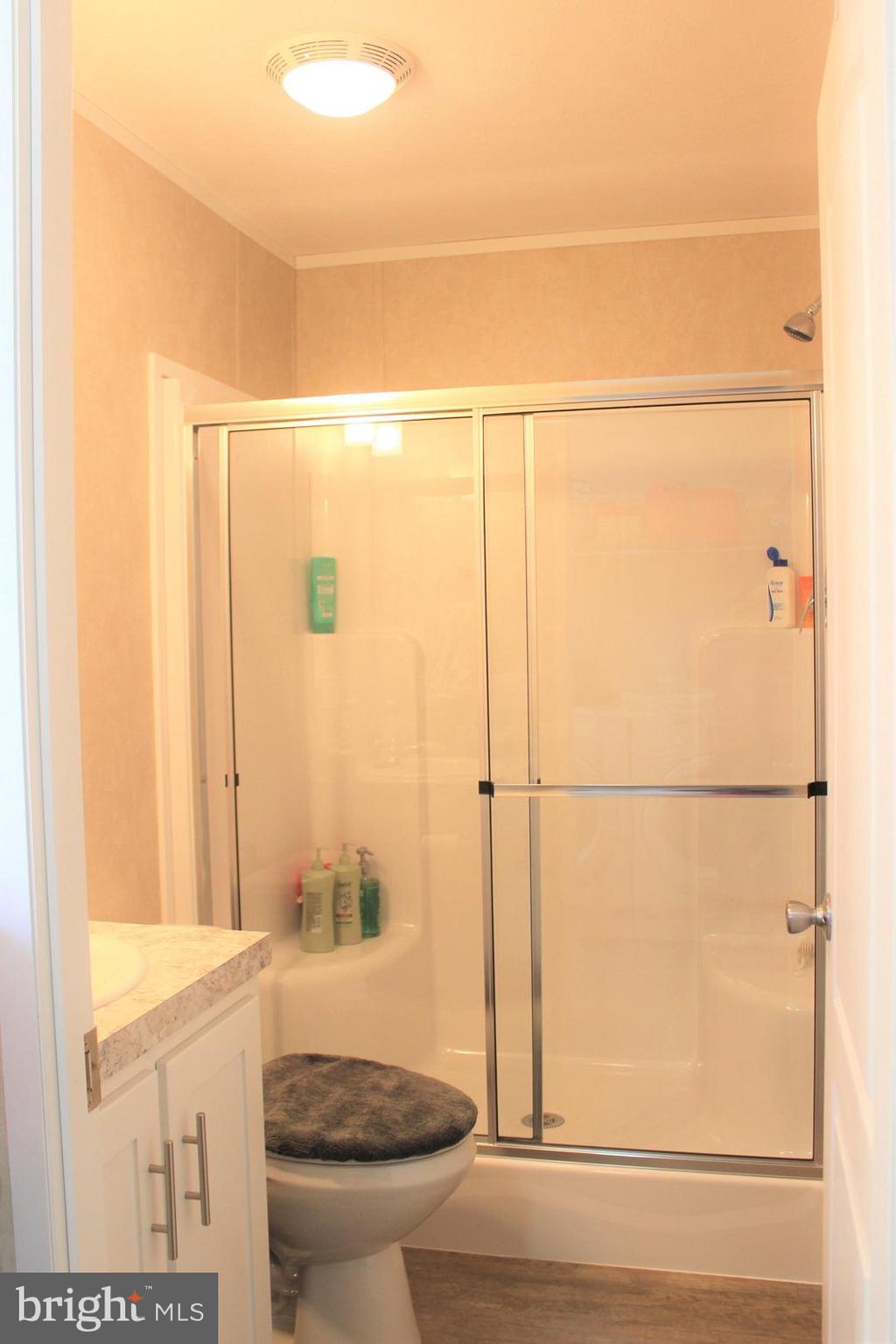 18 Janis Road Gordonville, PA 17529 - Photo 15 of 19 Bath