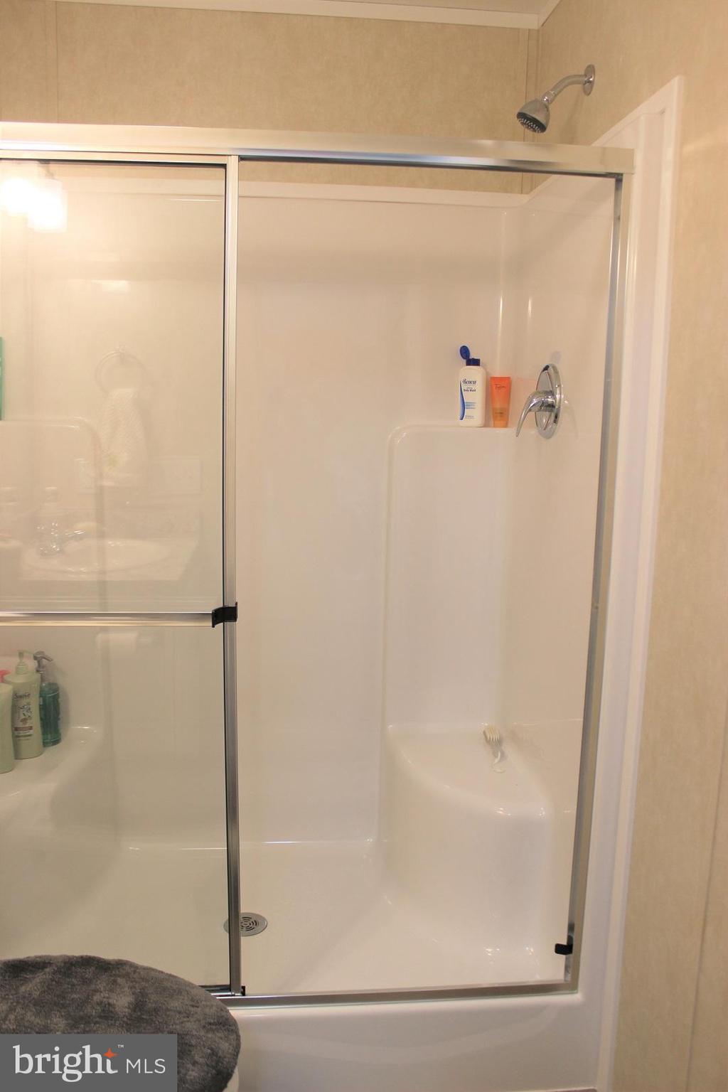 18 Janis Road Gordonville, PA 17529 - Photo 16 of 19 Bath