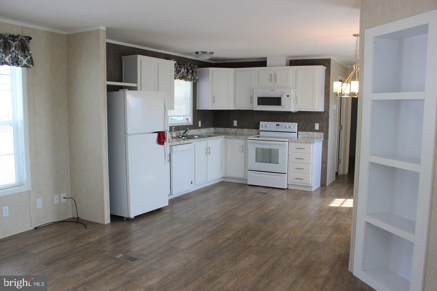 18 Janis Road Gordonville, PA 17529 - Photo 5 of 19 Kitchen