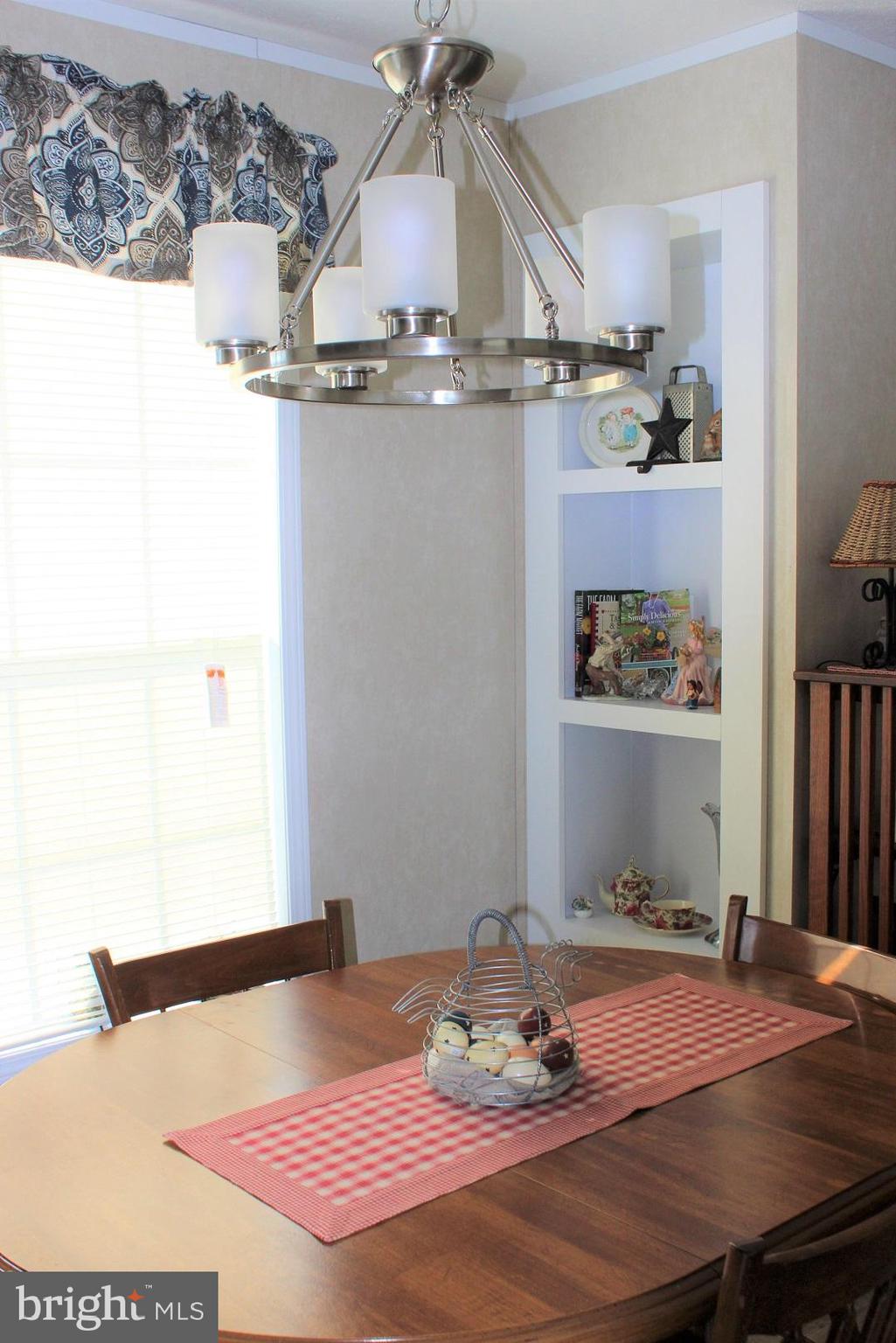 18 Janis Road Gordonville, PA 17529 - Photo 8 of 19 Dining Area