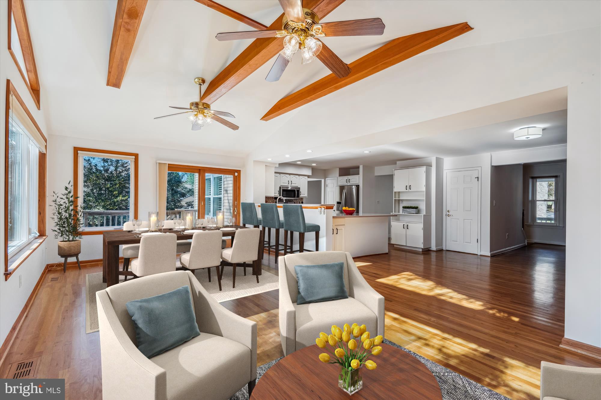 4048 Arjay Circle Ellicott City, MD 21042 - Photo 11 of 56 a living room with furniture