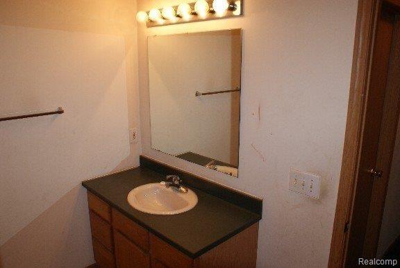 12467 Rynn Road Emmett, MI 48022 - Photo 11 of 13 Master bath