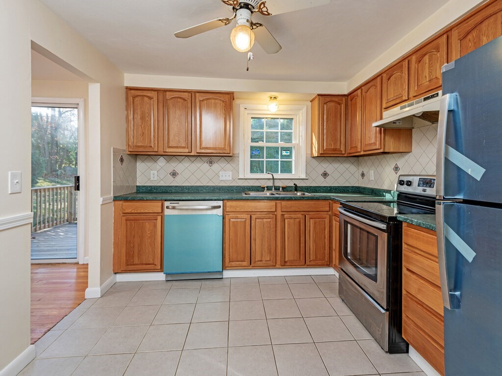 29 Green Farms Road Worcester, MA 01605 - Photo 6 of 30 Gallery Image 6