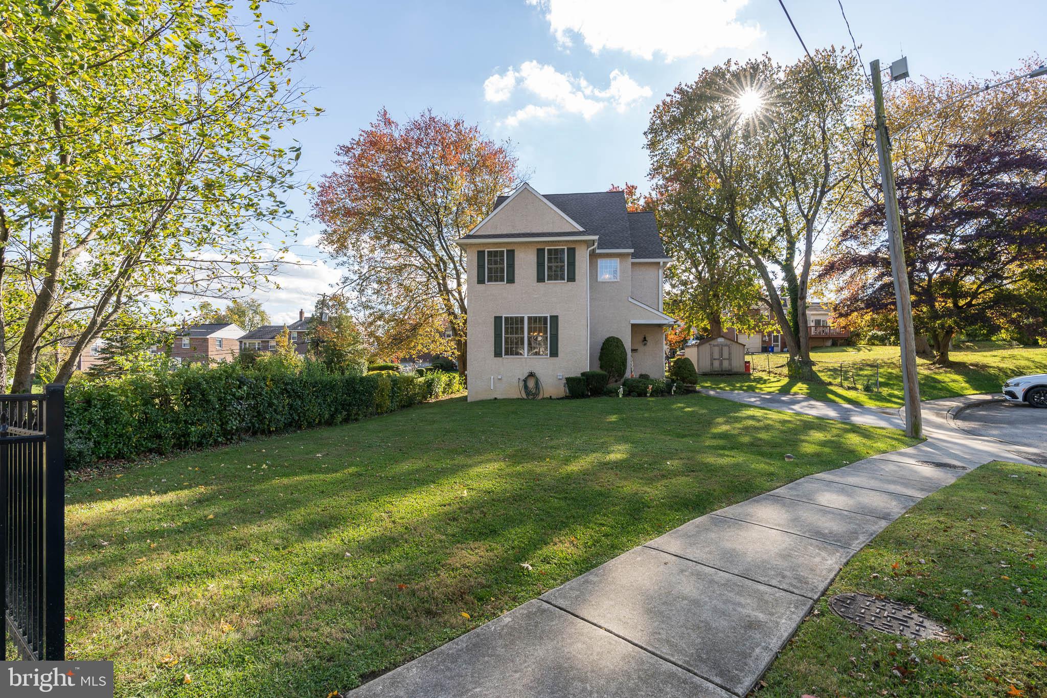 408 Lawrence Road Havertown, PA 19083 - Photo 3 of 36