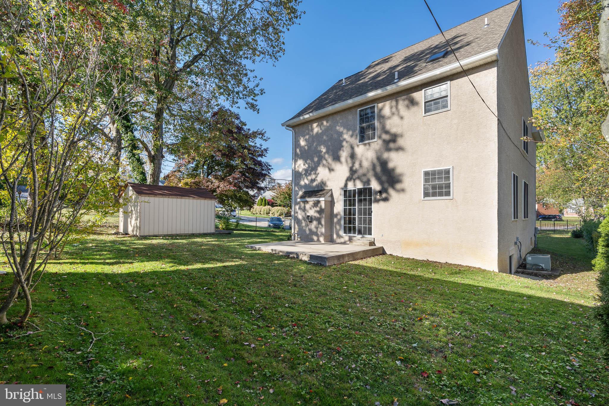 408 Lawrence Road Havertown, PA 19083 - Photo 5 of 36