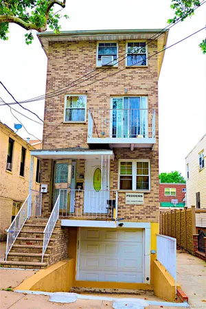 $985,000 | 2235 Cincinnatus Avenue | Castle Hill