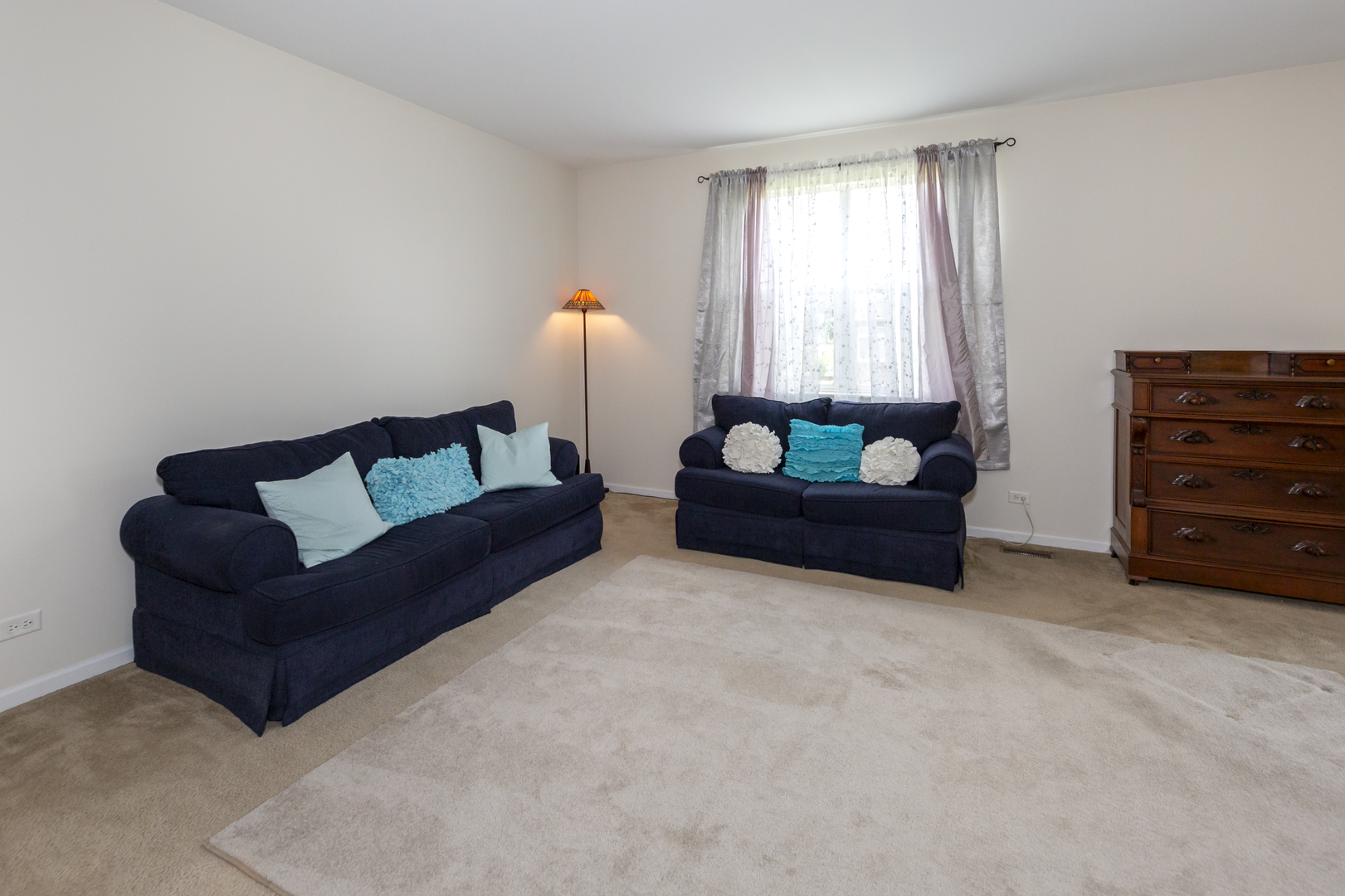 412 Preserve Drive Genoa, IL 60135 - Photo 13 of 39 a living room with furniture and a window