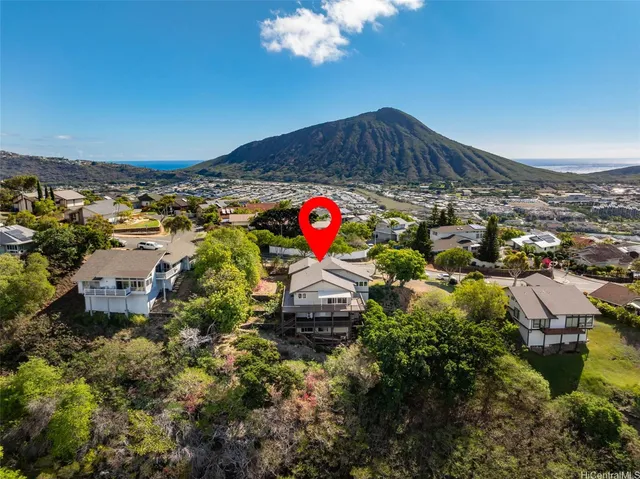 $1,990,000 | 930 Kaahue Street, Honolulu, HI 96825