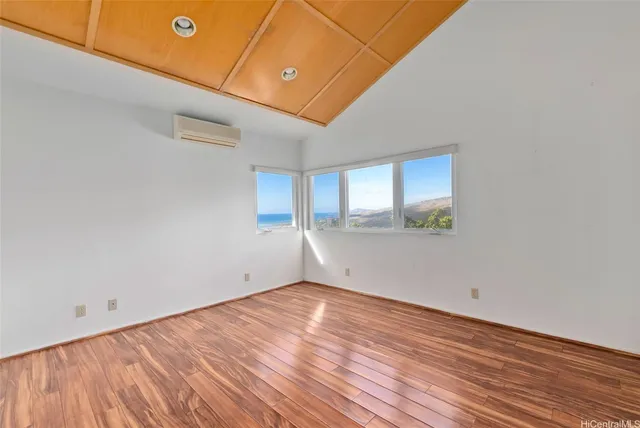 $1,990,000 | 930 Kaahue Street, Honolulu, HI 96825