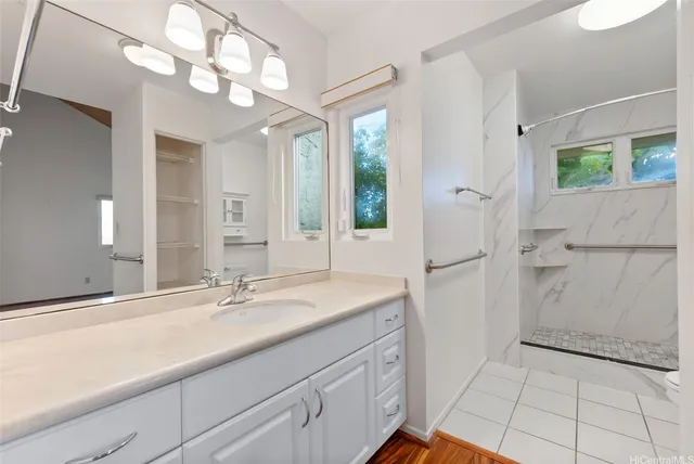 $1,990,000 | 930 Kaahue Street, Honolulu, HI 96825