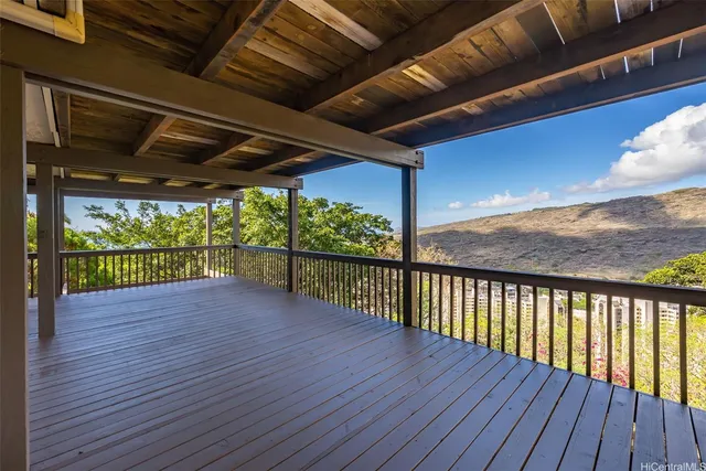 $1,990,000 | 930 Kaahue Street, Honolulu, HI 96825