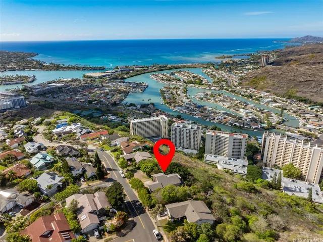 $1,990,000 | 930 Kaahue Street, Honolulu, HI 96825