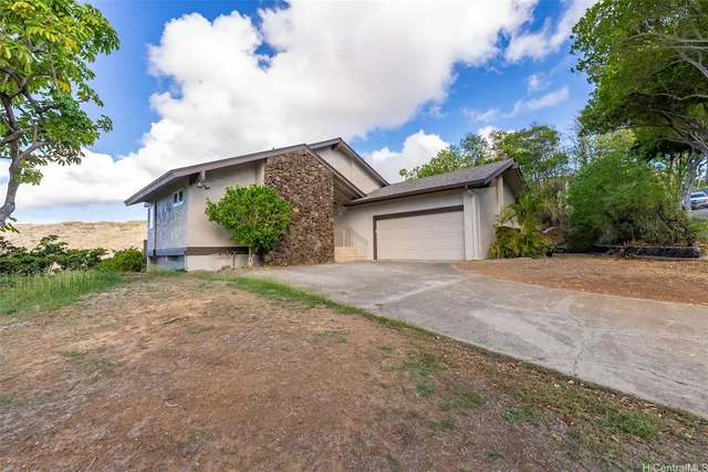 $1,990,000 | 930 Kaahue Street, Honolulu, HI 96825