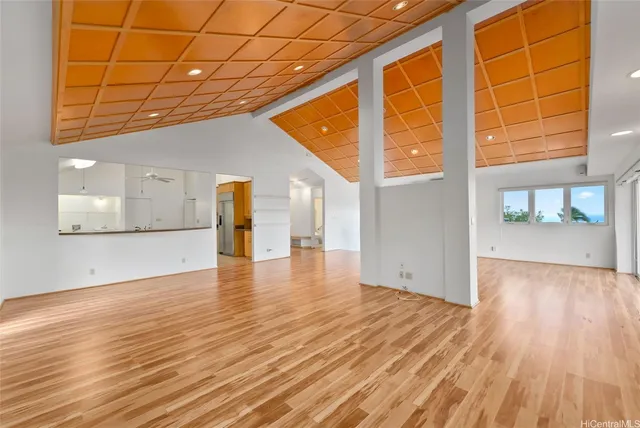 $1,990,000 | 930 Kaahue Street, Honolulu, HI 96825