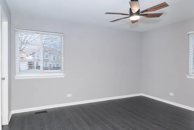 $323,000 | 225 Thornapple Court, Unit 225, Buffalo Grove, IL 60089