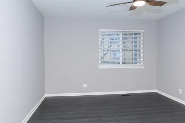 $323,000 | 225 Thornapple Court, Unit 225, Buffalo Grove, IL 60089