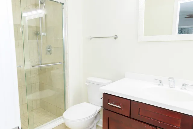 $323,000 | 225 Thornapple Court, Unit 225, Buffalo Grove, IL 60089