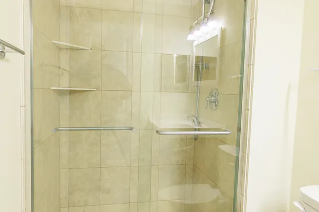 $323,000 | 225 Thornapple Court, Unit 225, Buffalo Grove, IL 60089