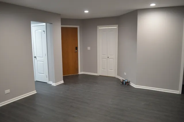 $325,000 | 225 Thornapple Court, Unit 225, Buffalo Grove, IL 60089