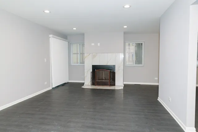 $323,000 | 225 Thornapple Court, Unit 225, Buffalo Grove, IL 60089