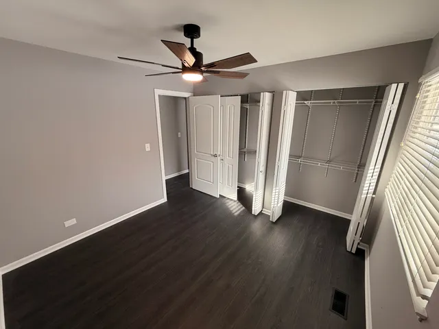 $325,000 | 225 Thornapple Court, Unit 225, Buffalo Grove, IL 60089