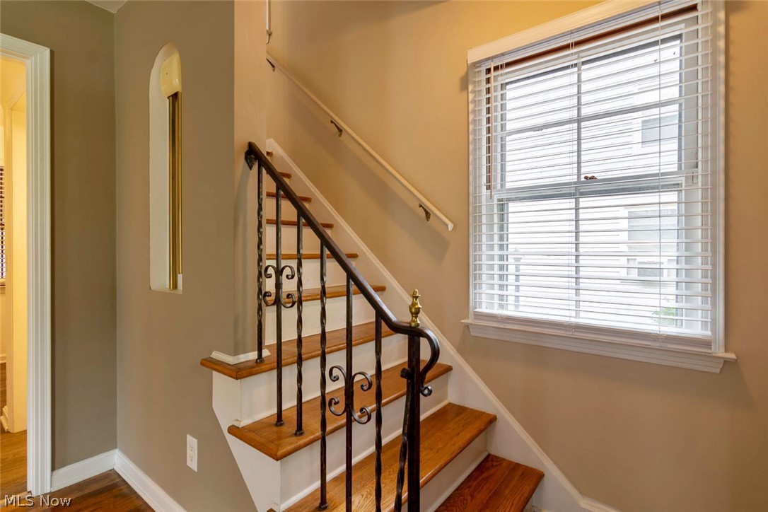 4899 Anderson Road Cleveland, OH 44124 - Photo 10 of 25