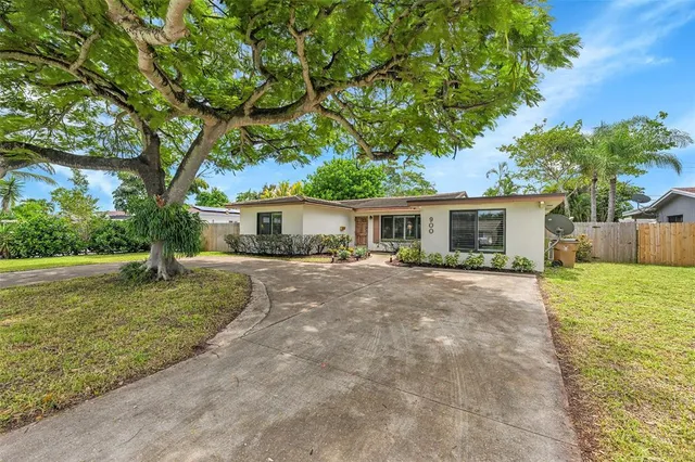$750,000 | 900 Southeast 13th Court, Deerfield Beach, FL 33441