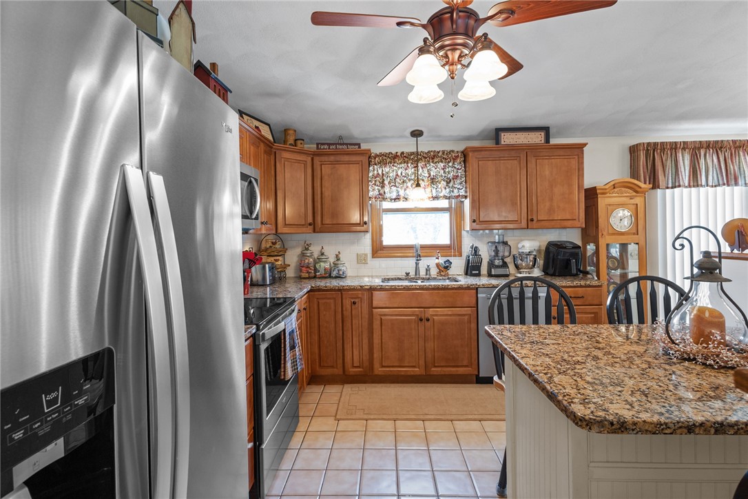 123 Rice Avenue East Providence, RI 02914 - Photo 4 of 38