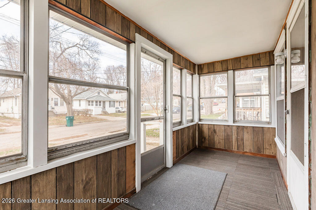 2229 Forest Avenue Lansing, MI 48910 - Photo 3 of 19 2229Forest04
