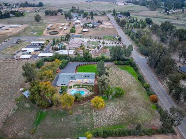 $1,249,000 | 11208 North Fowler Avenue, Clovis, CA 93619