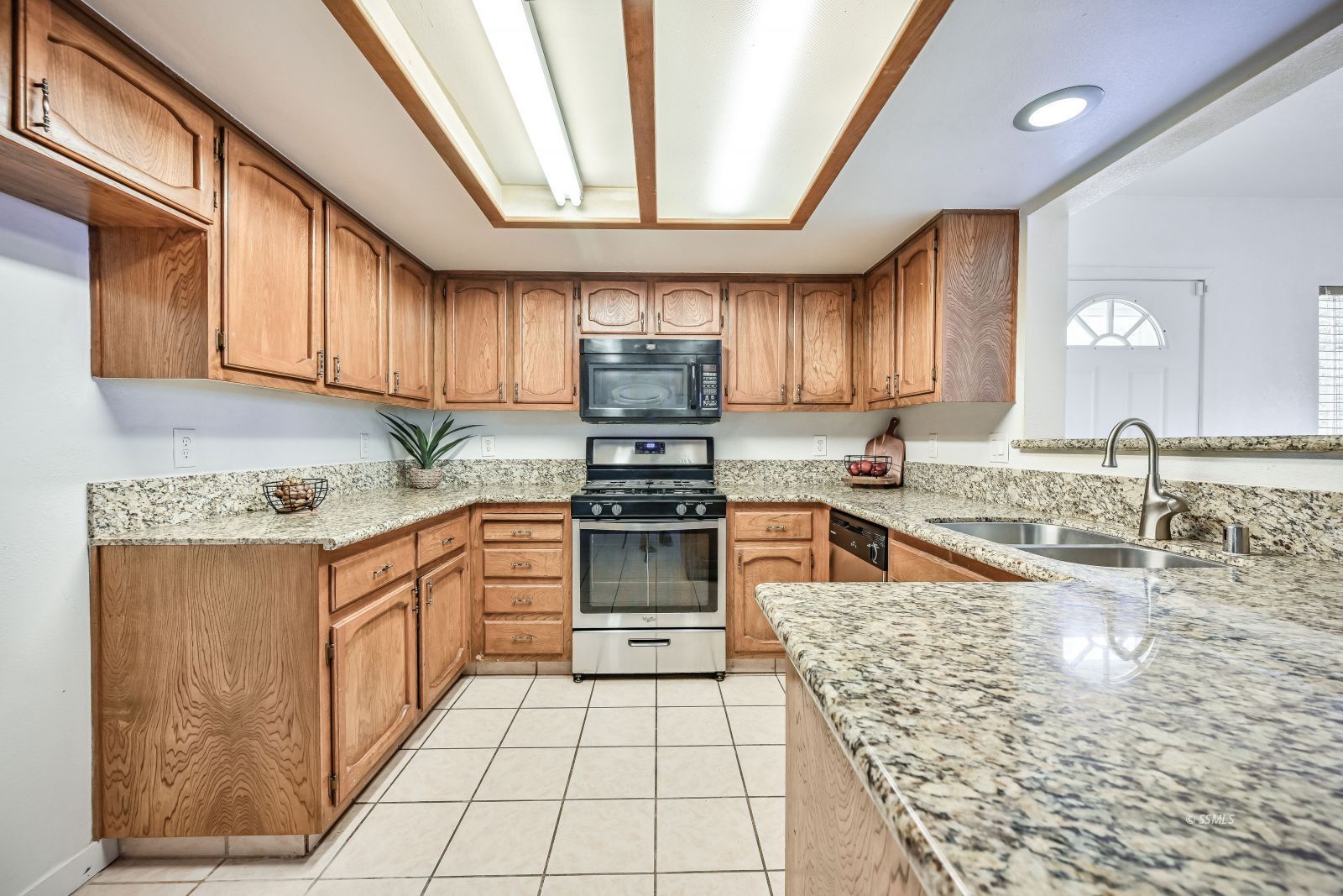 620 Sherwood Court Ridgecrest, CA 93555 - Photo 2 of 38 Gallery Image 2