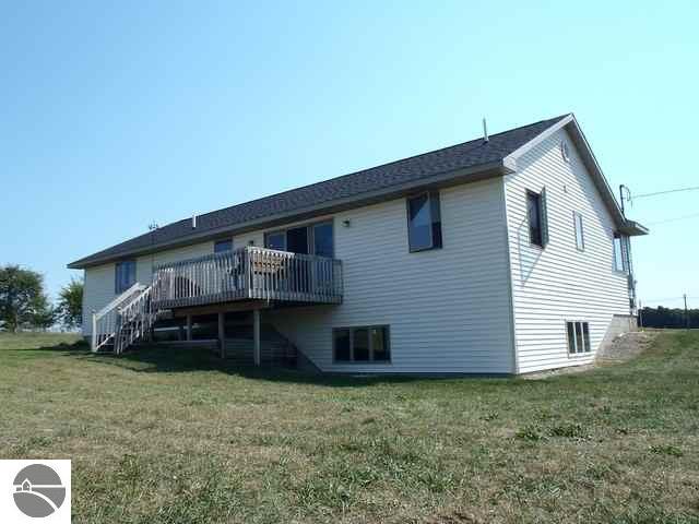 642 West Potter Road Traverse City, MI 49696 - Photo 6 of 24 1739198-5.JPG