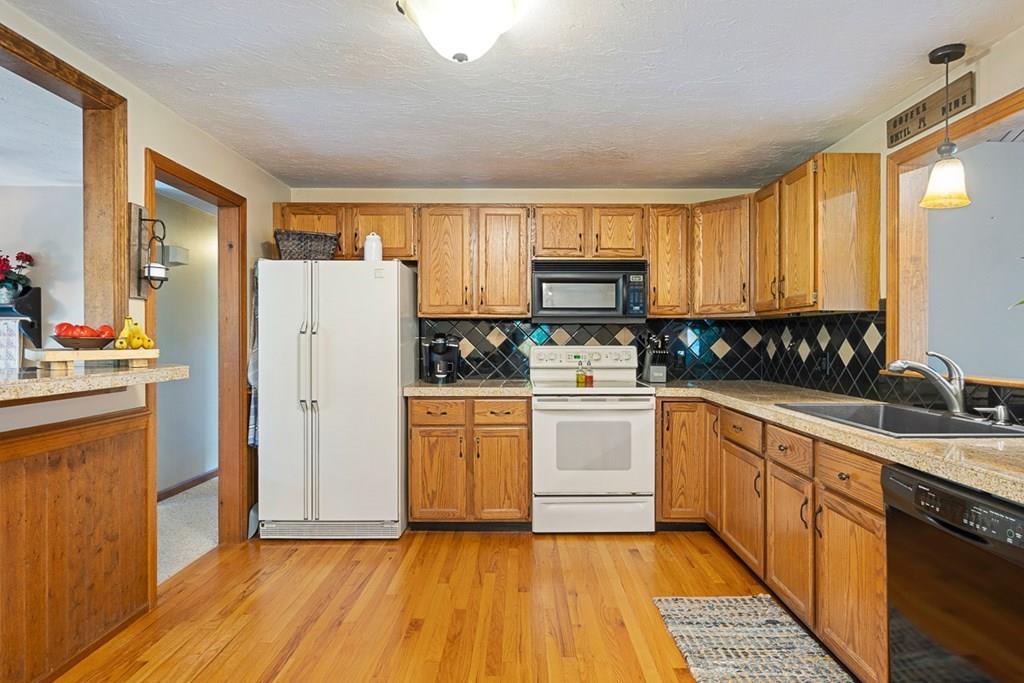 4 Pine Meadow Road Phillipston, MA 01331 - Photo 15 of 42