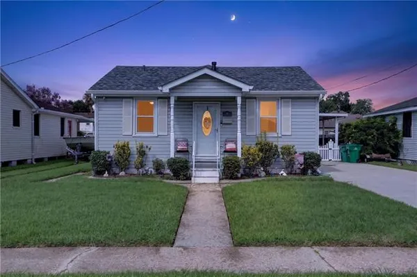 $280,000 | 914 Evergreen Drive, Gretna, LA 70053