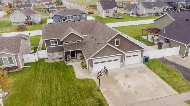 $514,500 | 1809 42nd Street South, Moorhead, MN 56560