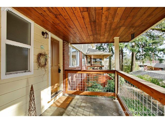 152 Ridgeway Road Lake Oswego, OR 97034 - Photo 2 of 16 Covered Porch