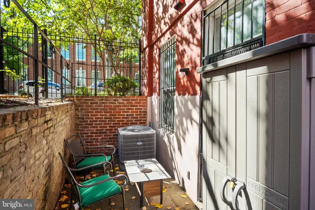 $2,650 | 301 G Street Northeast, Unit 2, Washington, DC 20002