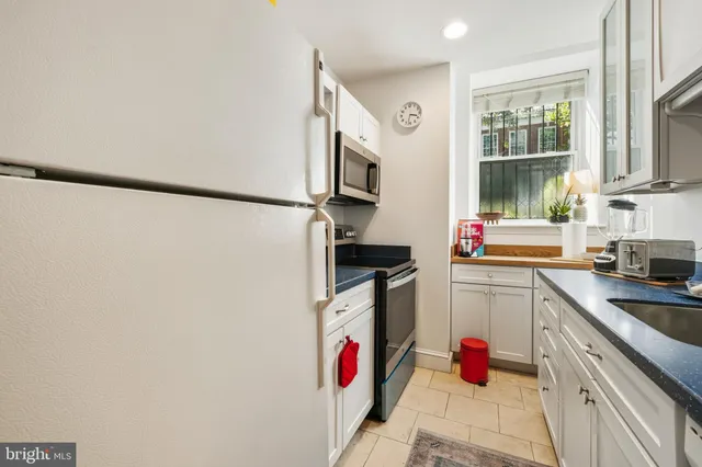 $2,650 | 301 G Street Northeast, Unit 2, Washington, DC 20002