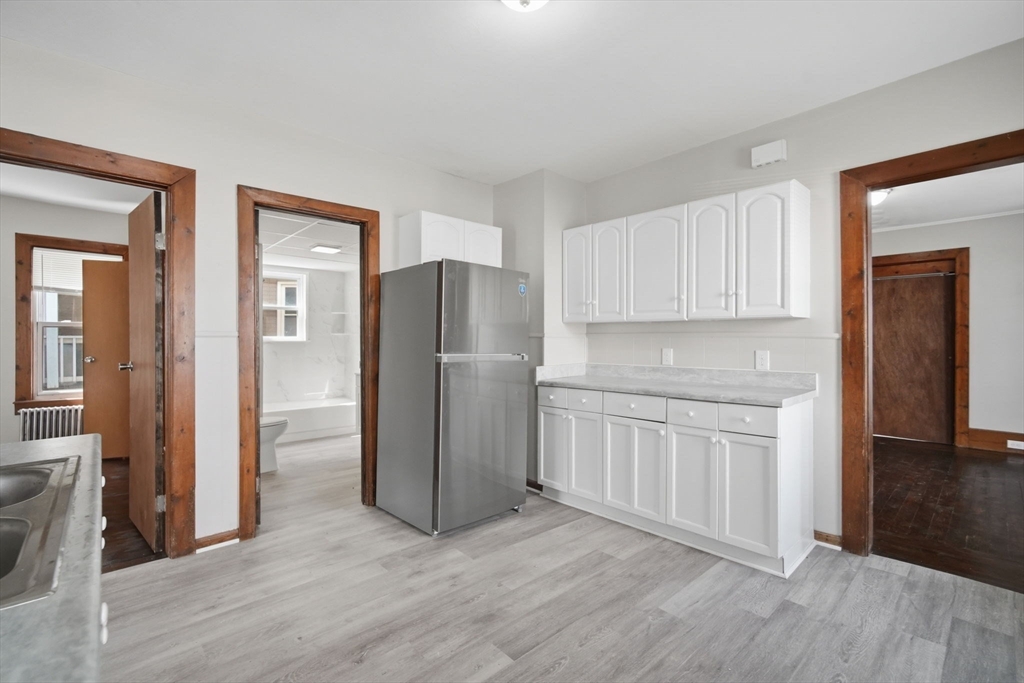 55-57 Oak Street Springfield, MA 01151 - Photo 7 of 20 Gallery Image 7