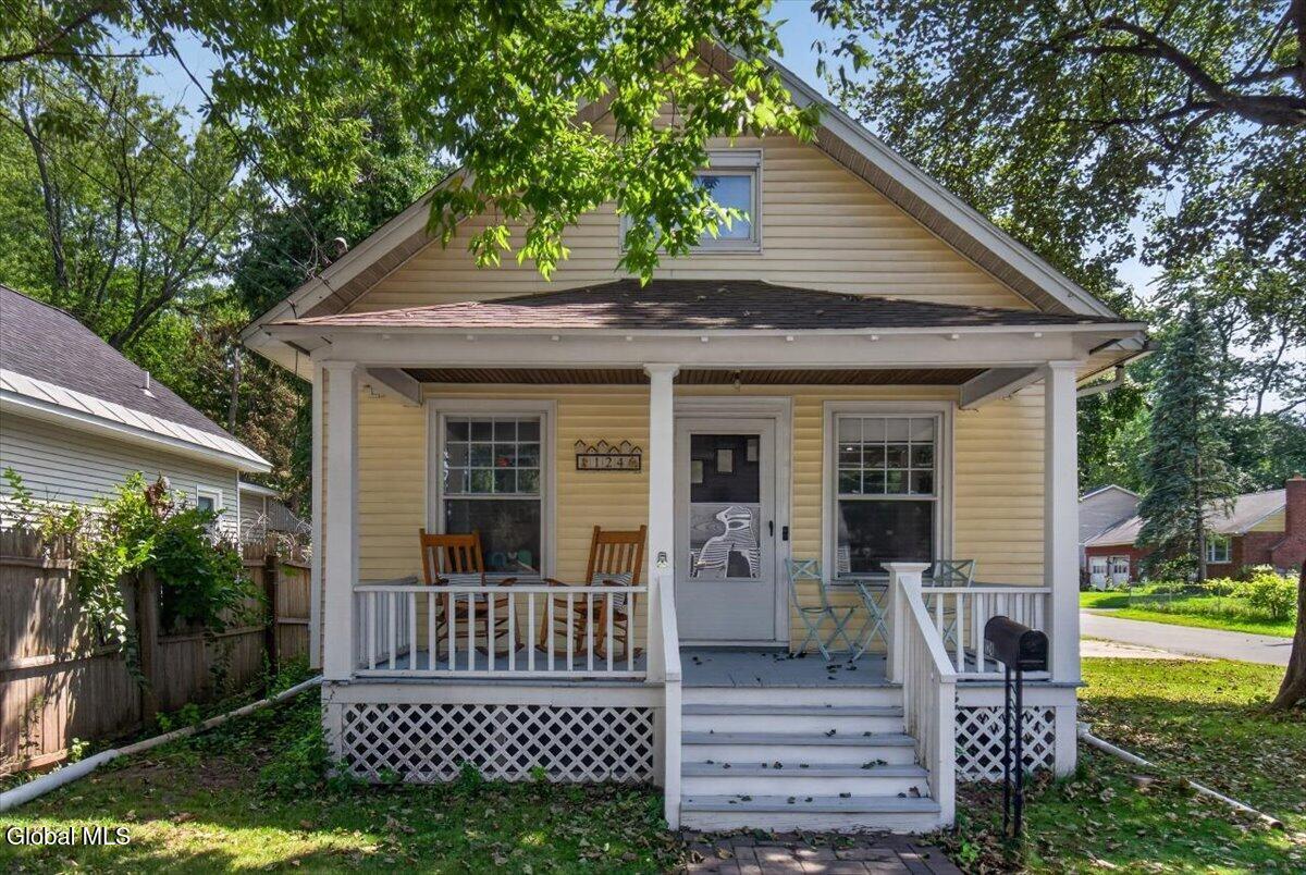 124 Gifford Road Schenectady, NY 12304 - Photo 2 of 36 33-DSC01871