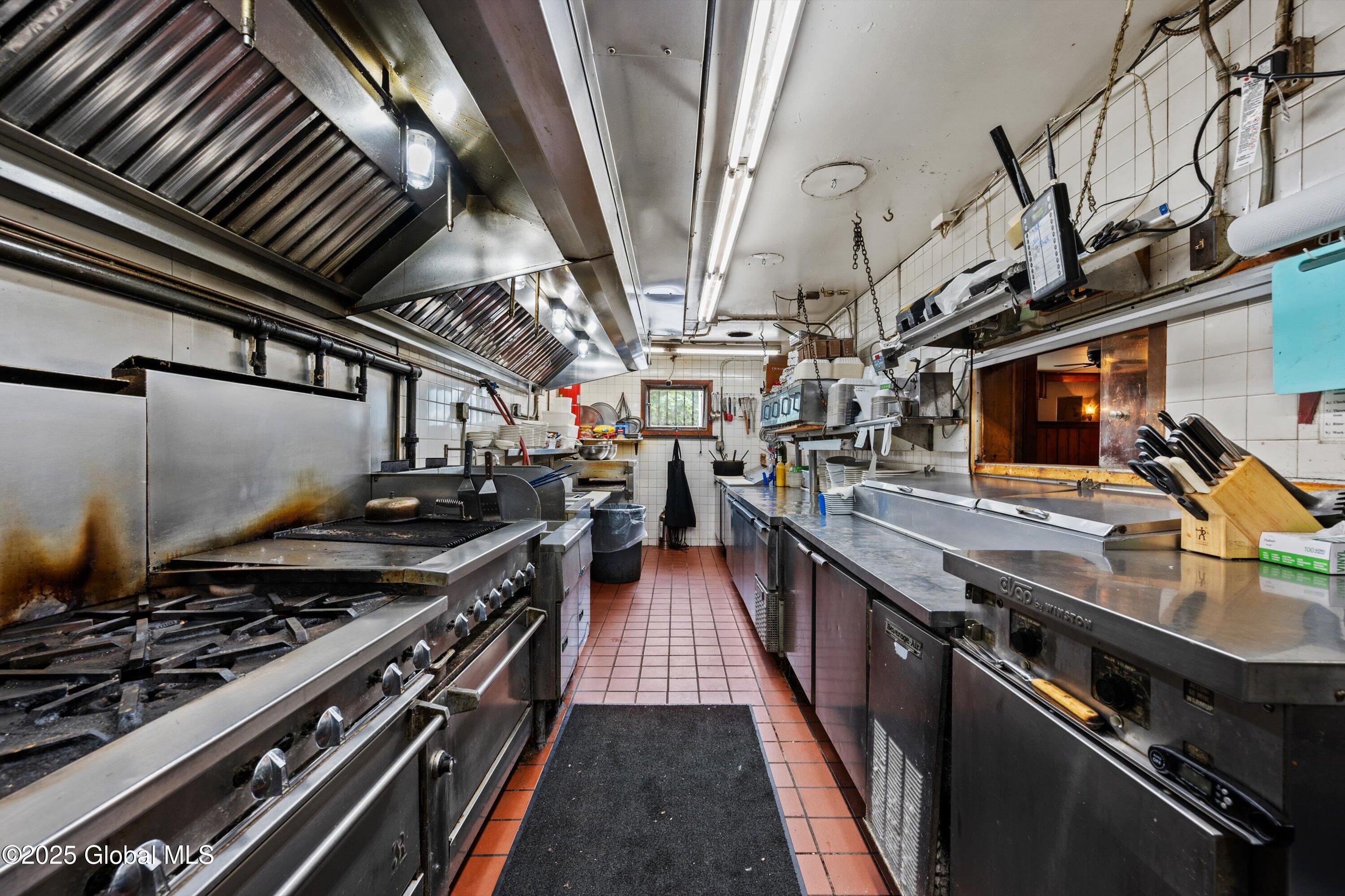 7756 Highway 5 Clinton, NY 13323 - Photo 15 of 39 Restaurant - kitchen