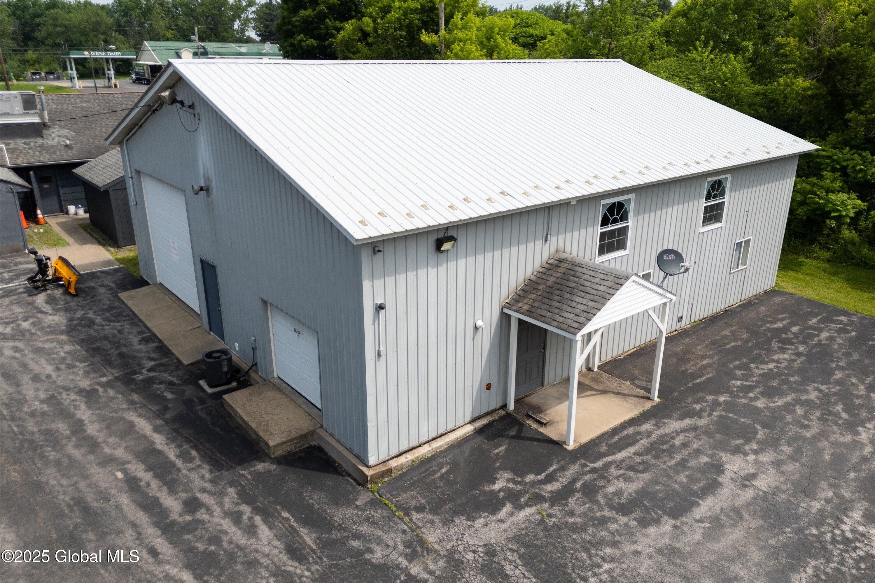 7756 Highway 5 Clinton, NY 13323 - Photo 21 of 39 Garage / apt