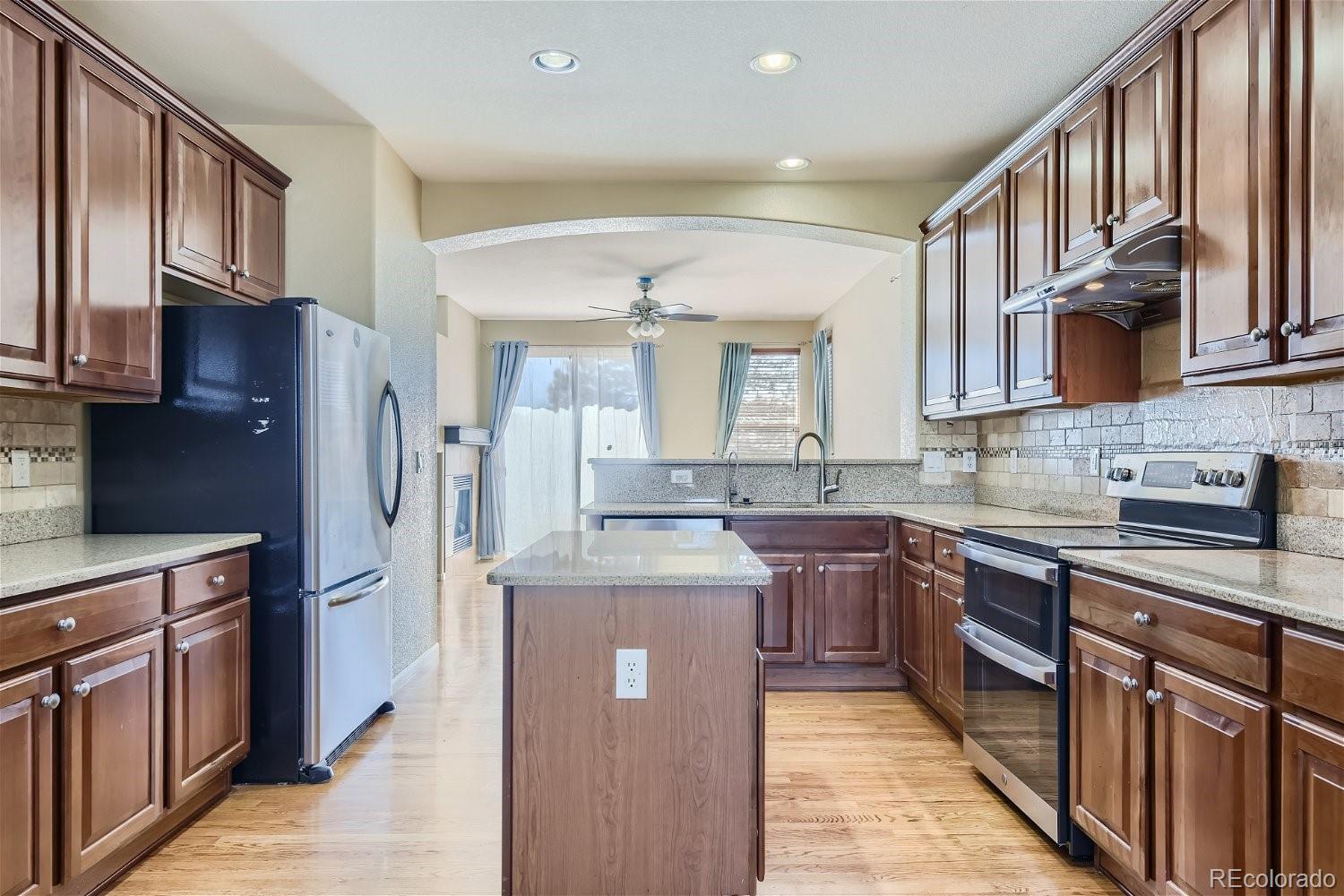 10679 Cedarcrest Circle Highlands Ranch, CO 80130 - Photo 9 of 28