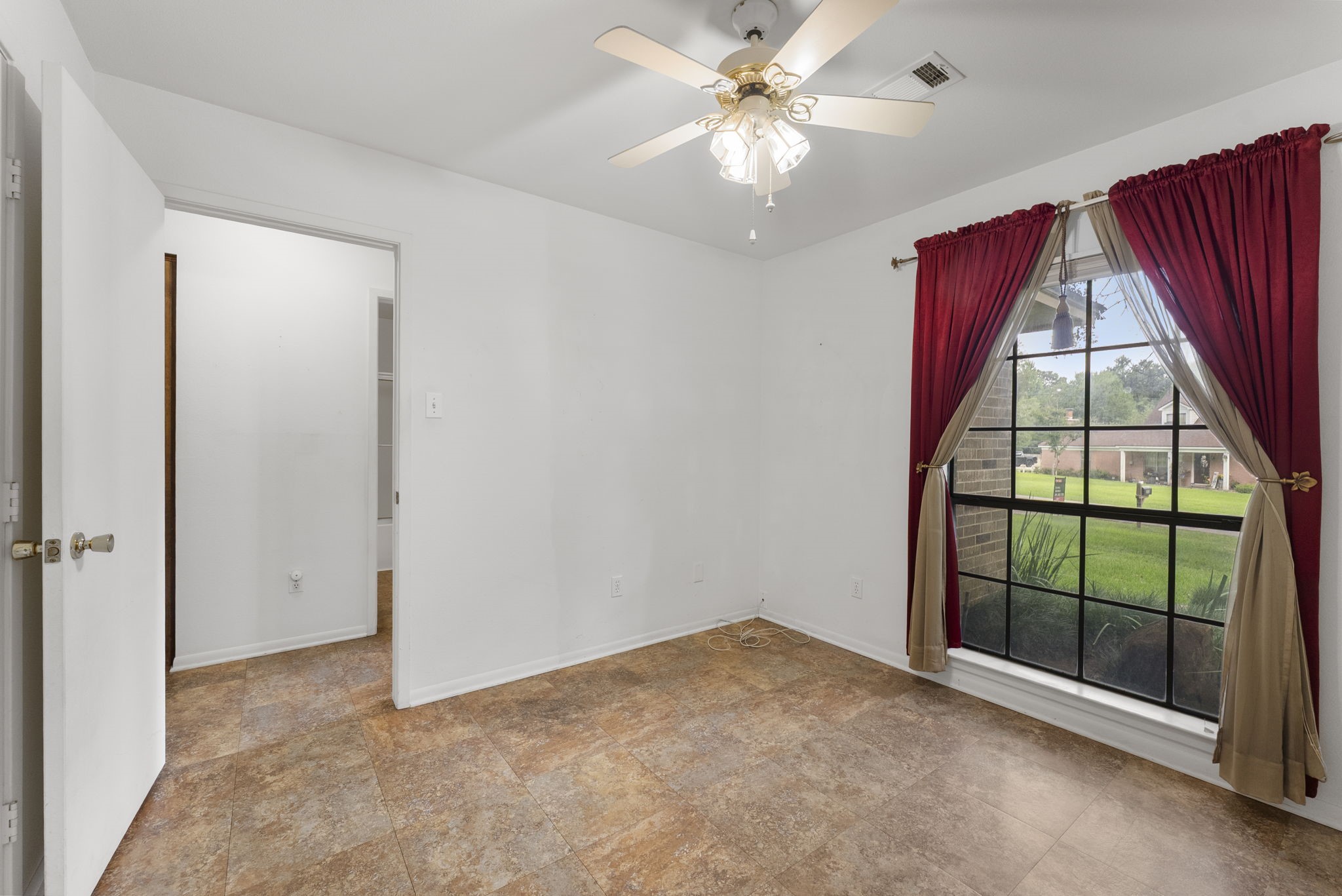 202 Sunset Boulevard Conroe, TX 77303 - Photo 27 of 50 Guest Bedroom